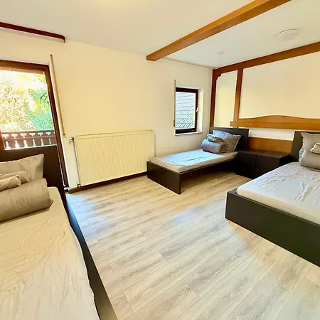 Boardinghouse Zur Rose Δωμάτια σε οικογενειακή κατοικία *